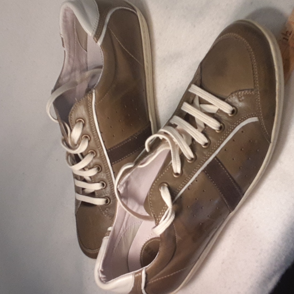 Bronx Leather low Mens Court Shoe